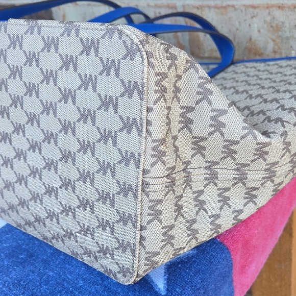 Michael Kors Signature Tote in Blue and Tan - Picture 5 of 16